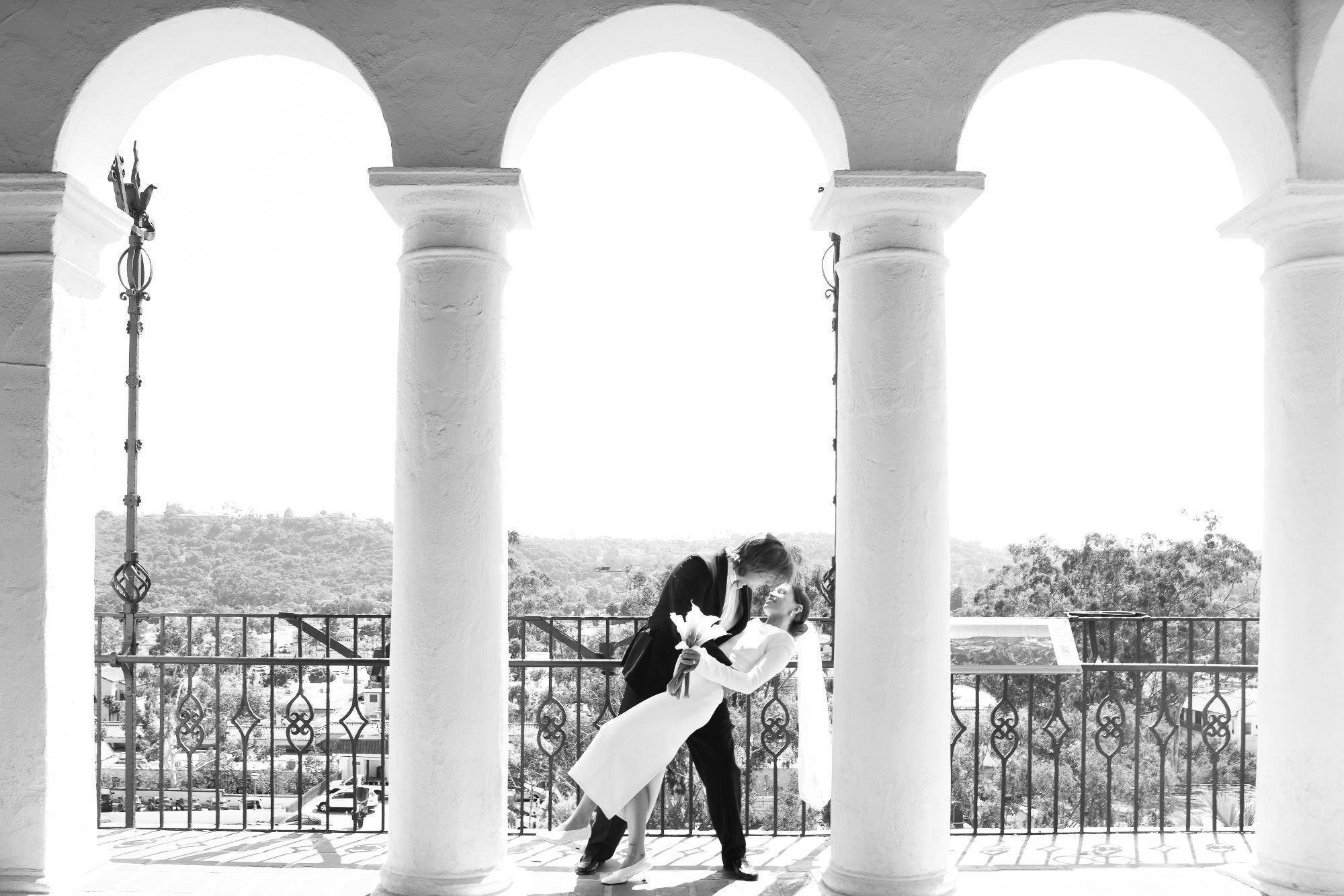 carousel-hero-element image-0