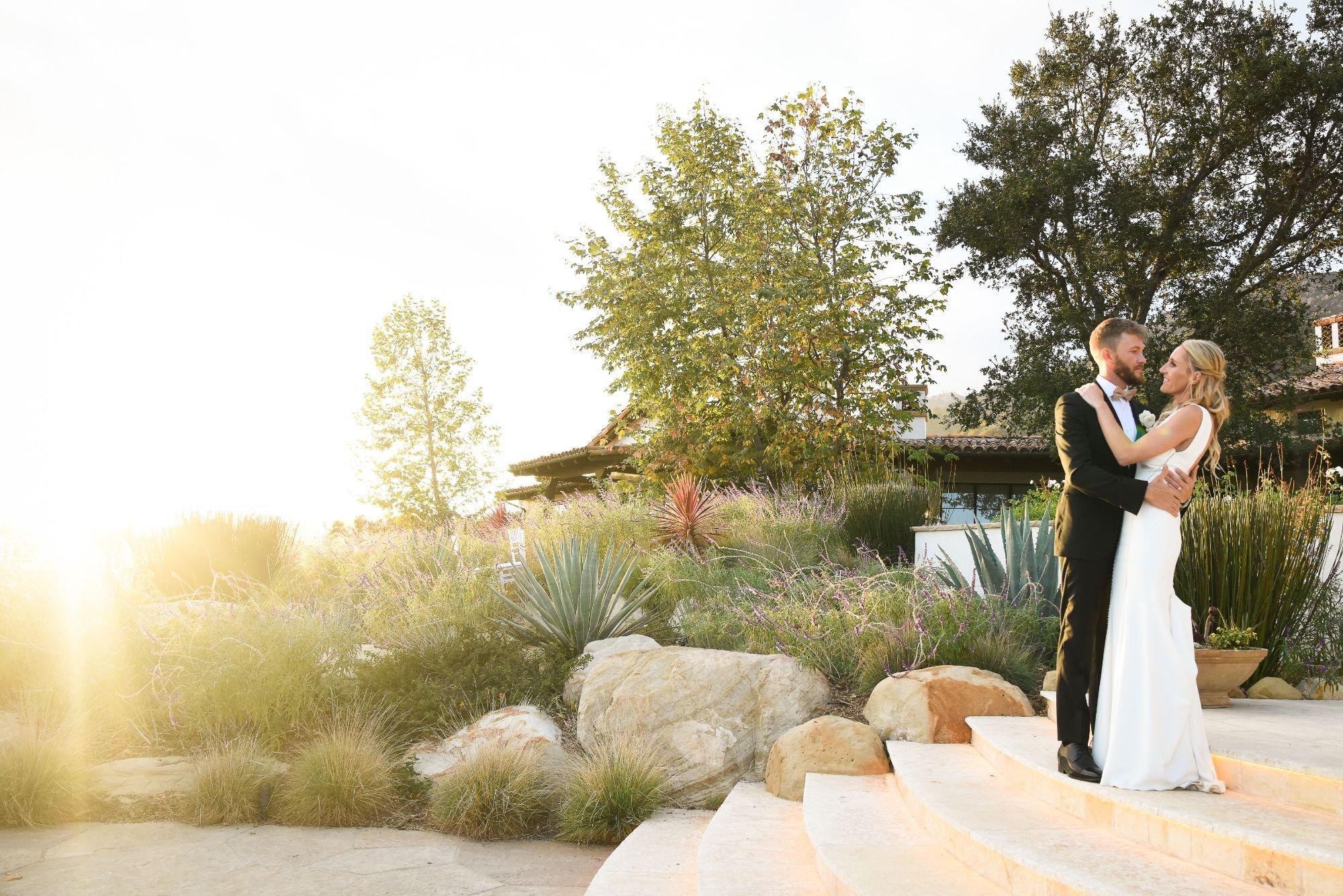 carousel-hero-element image-0